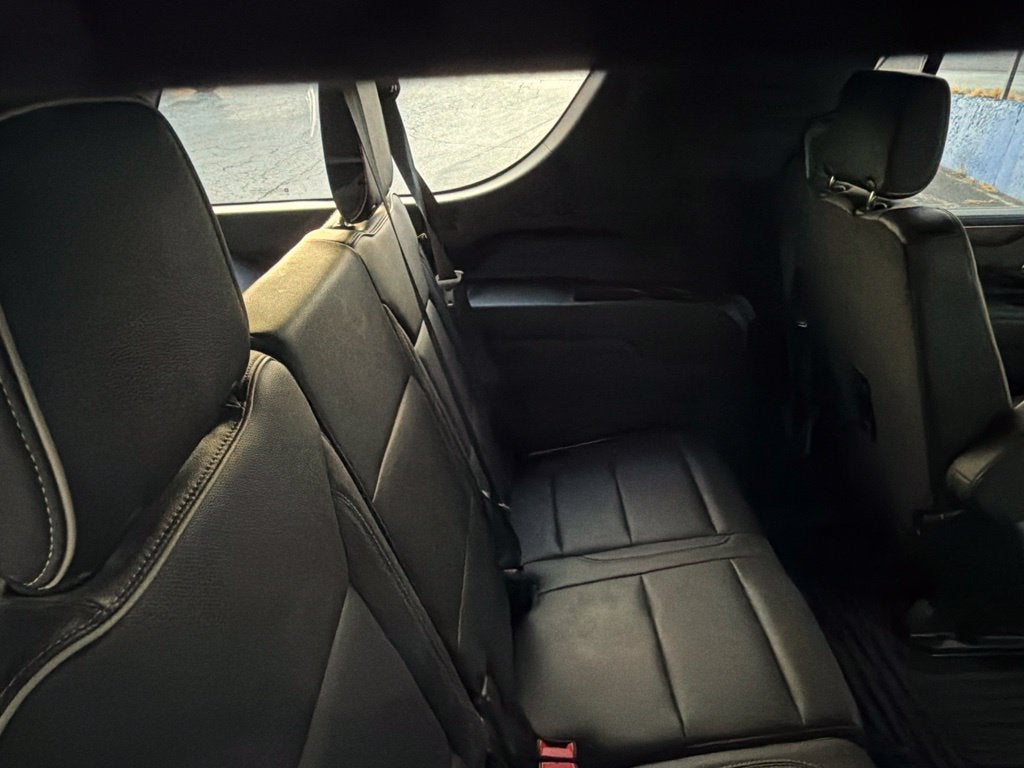 2023 Chevrolet Suburban 4WD Premier