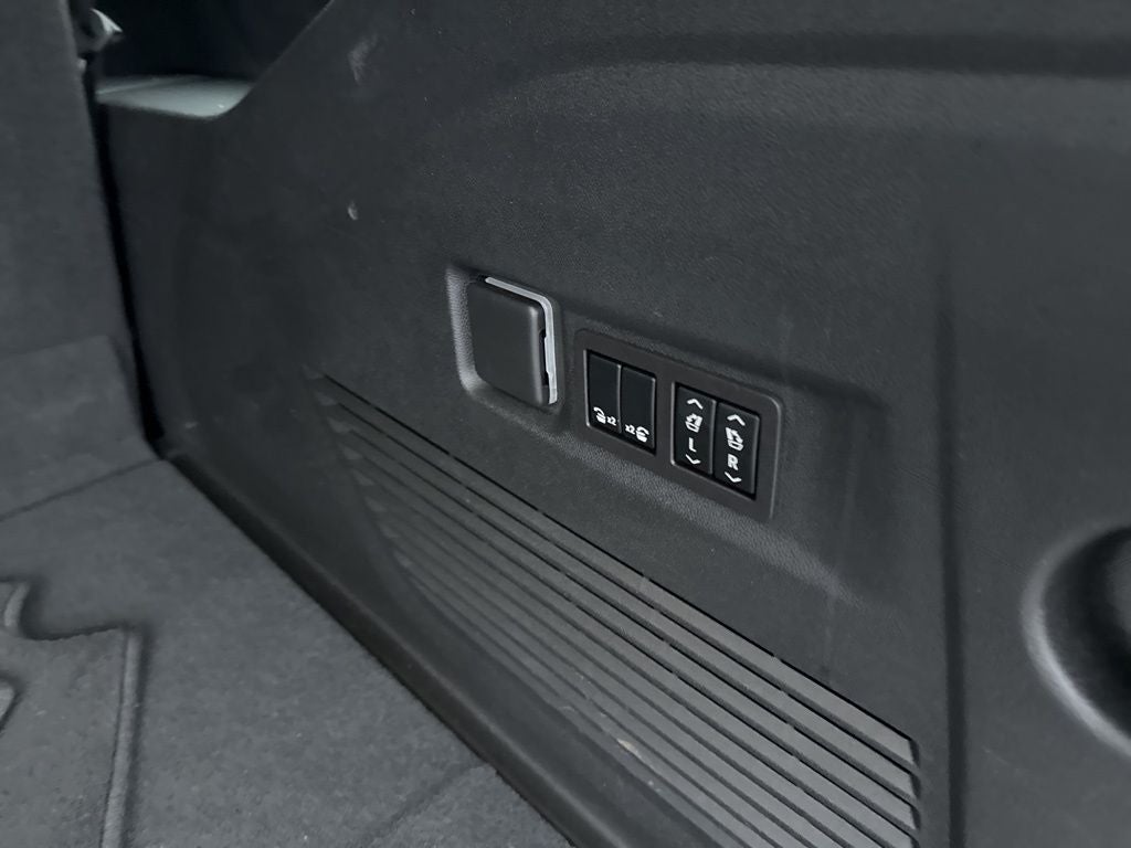 2023 Chevrolet Suburban 4WD High Country