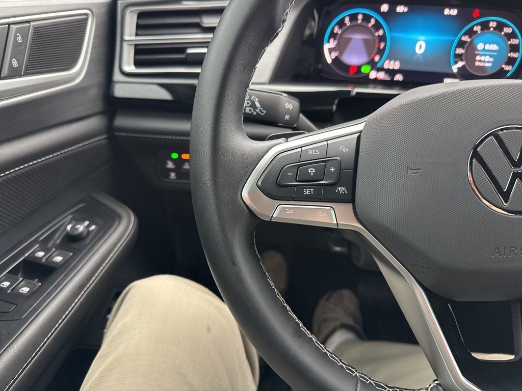 2025 Volkswagen Atlas Cross Sport 2.0T SE w/Technology