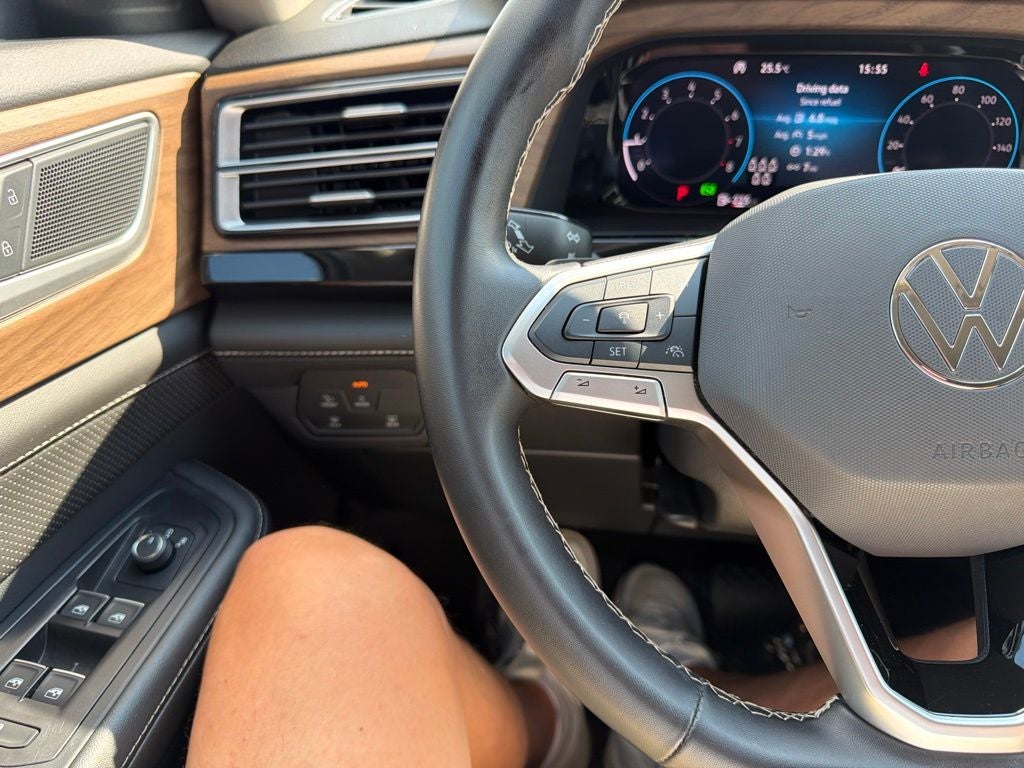 2025 Volkswagen Atlas 2.0T SE w/Technology