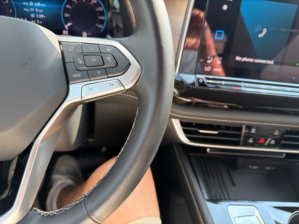 2025 Volkswagen Atlas 2.0T SE w/Technology