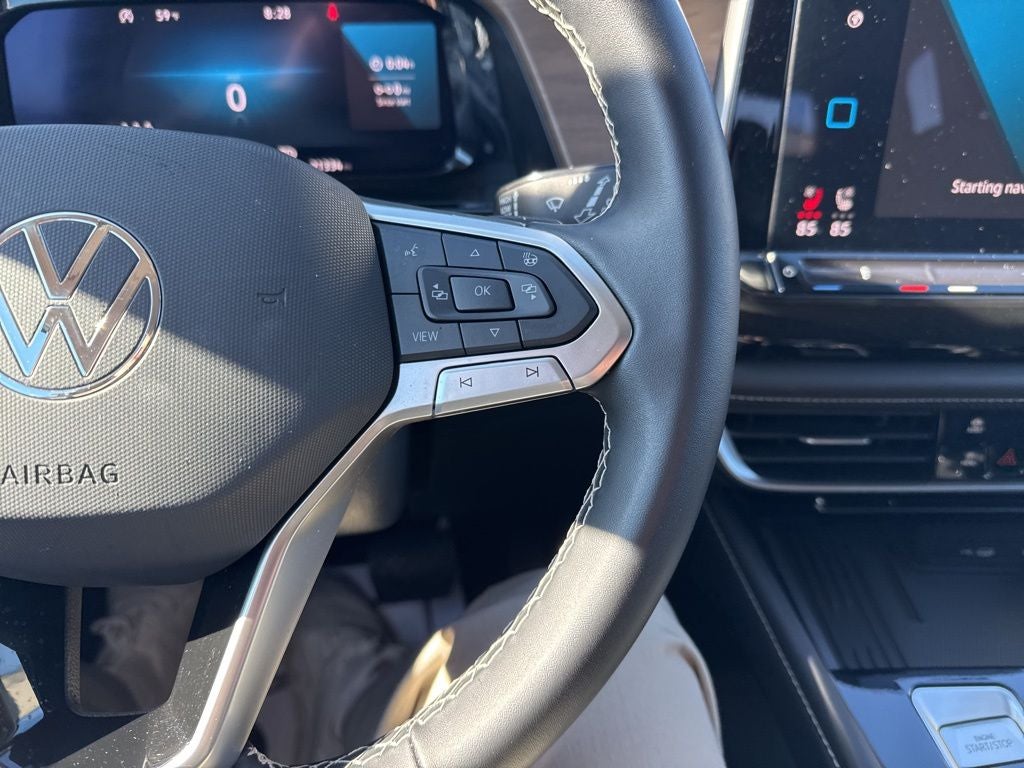 2025 Volkswagen Atlas 2.0T SE w/Technology