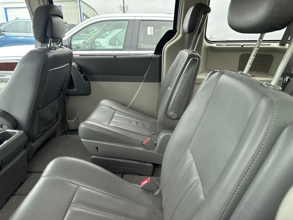 2010 Chrysler Town & Country Touring