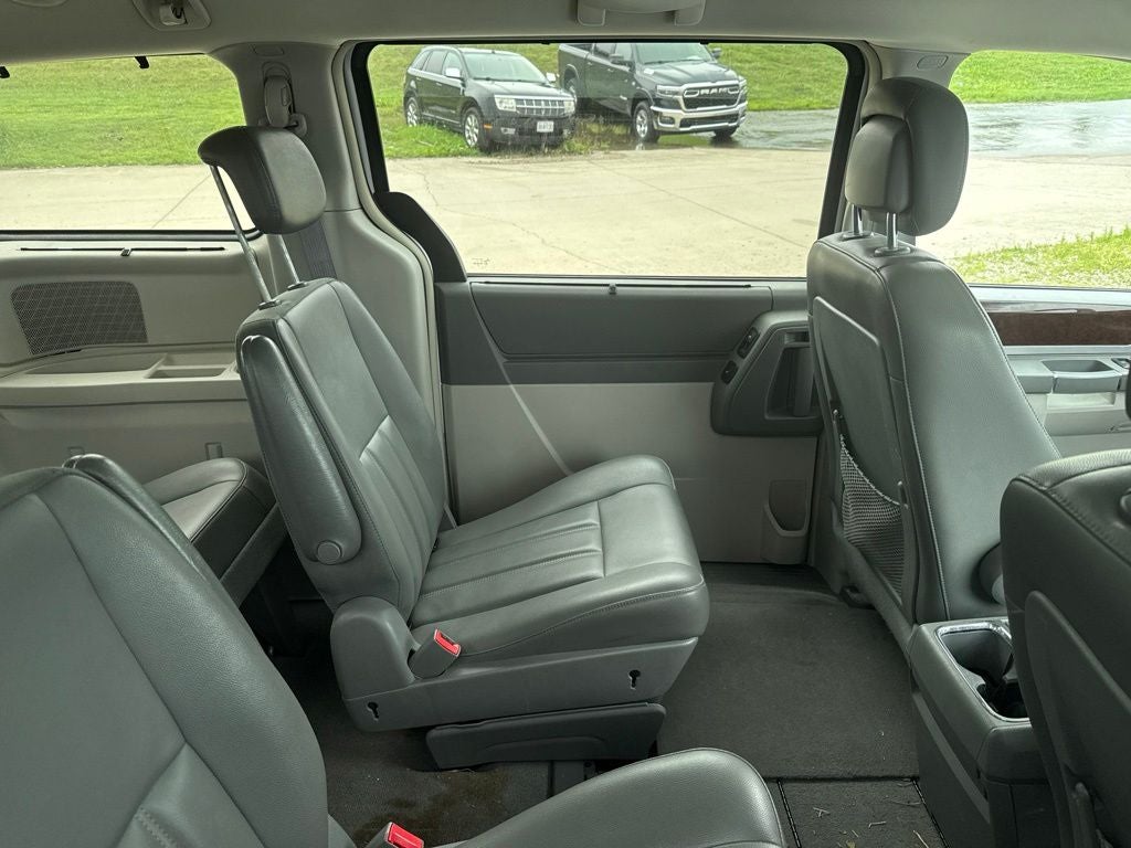 2010 Chrysler Town & Country Touring