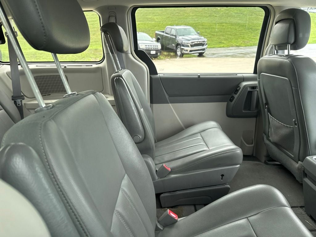 2010 Chrysler Town & Country Touring