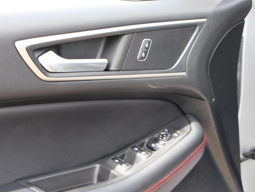 2022 Ford Edge ST Line