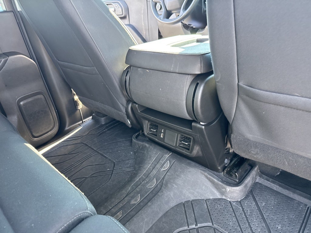 2024 Chevrolet Silverado 2500HD 4WD Crew Cab Standard Bed Custom