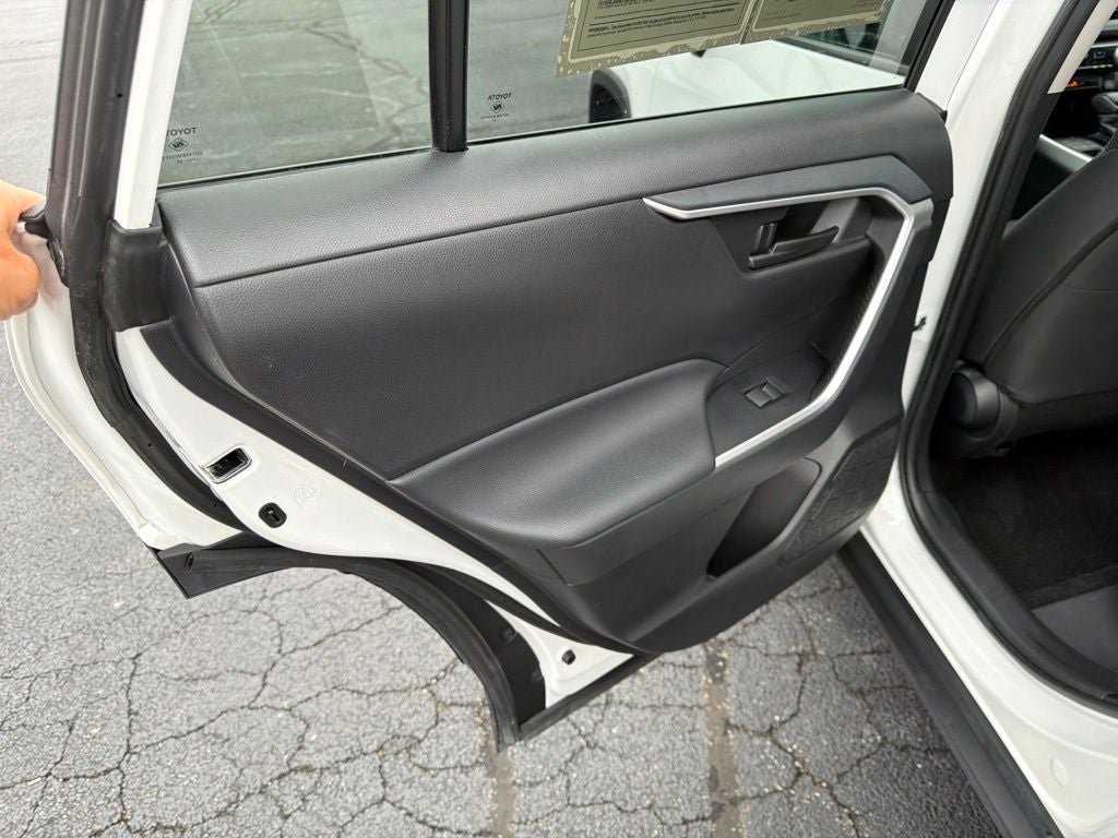 2025 Toyota RAV4 LE