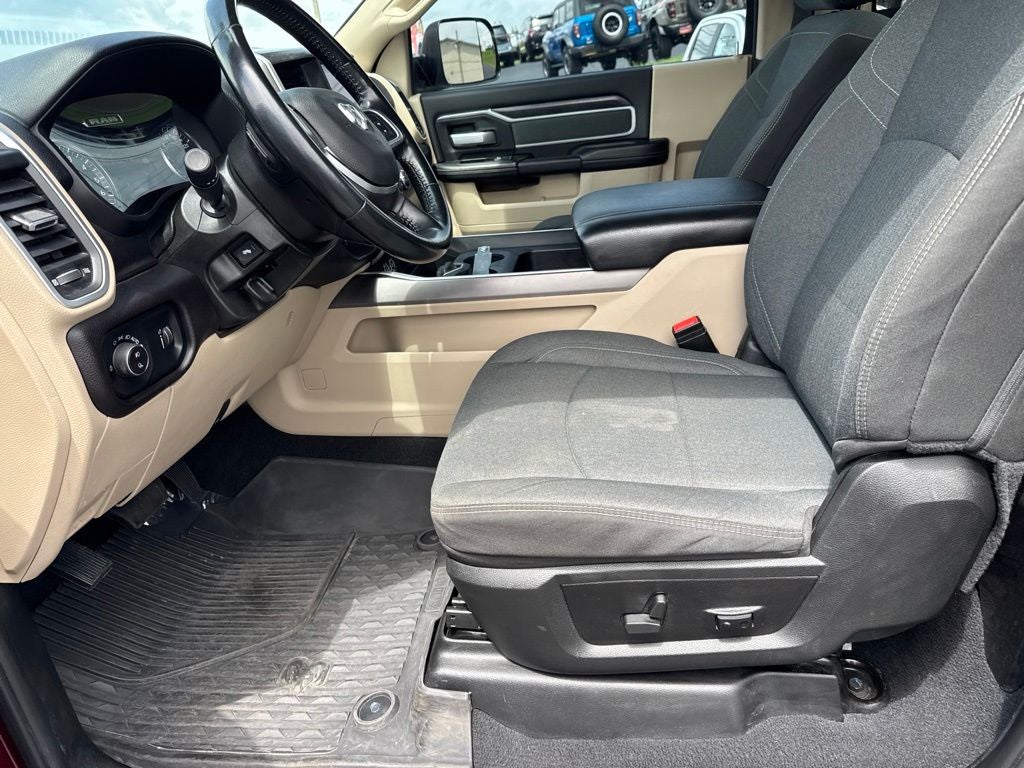 2022 RAM 3500 Big Horn Regular Cab 4x4 8' Box