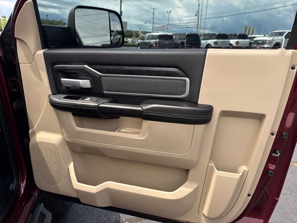 2022 RAM 3500 Big Horn Regular Cab 4x4 8' Box