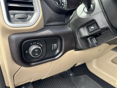 2022 RAM 3500 Big Horn Regular Cab 4x4 8' Box