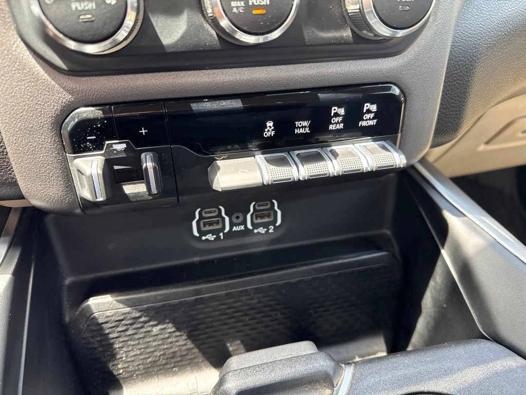 2022 RAM 3500 Big Horn Regular Cab 4x4 8' Box