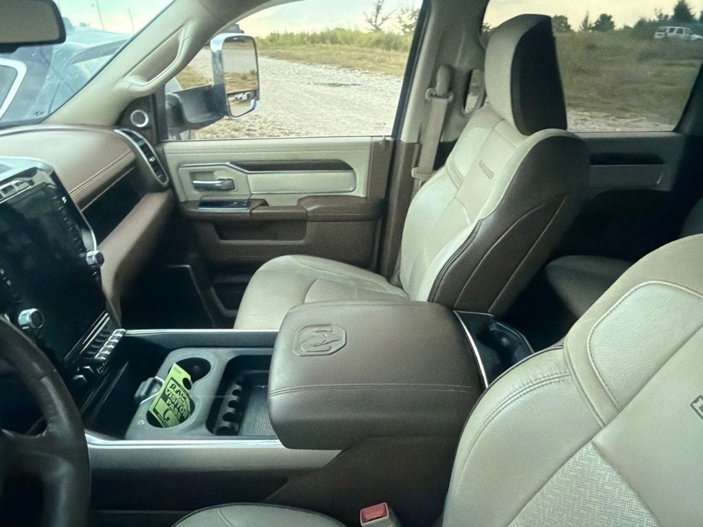 2022 RAM 3500 Laramie Crew Cab 4x4 8' Box