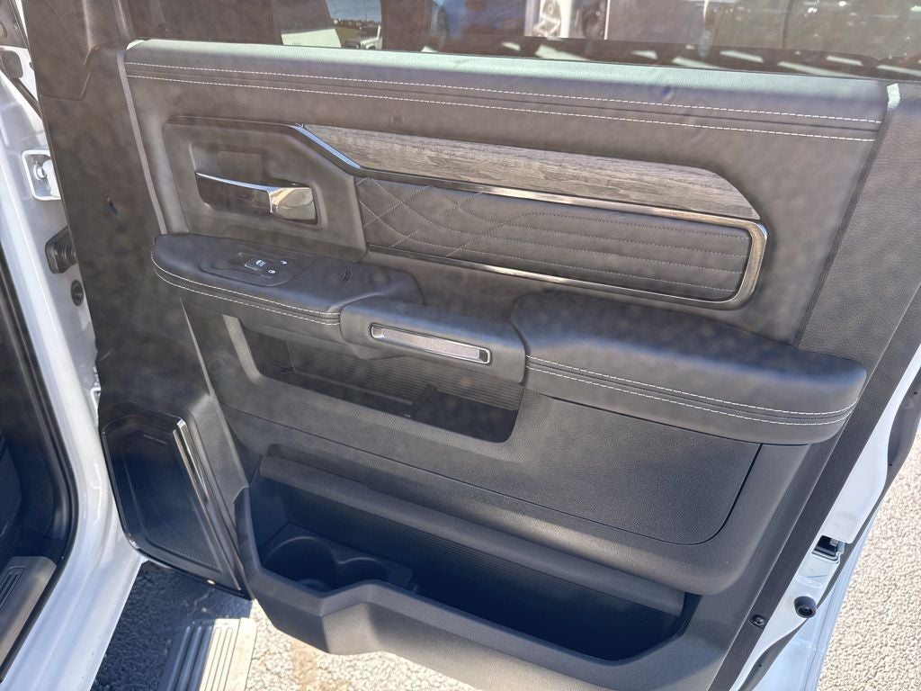 2025 RAM 2500 Limited Crew Cab 4x4 6'4' Box