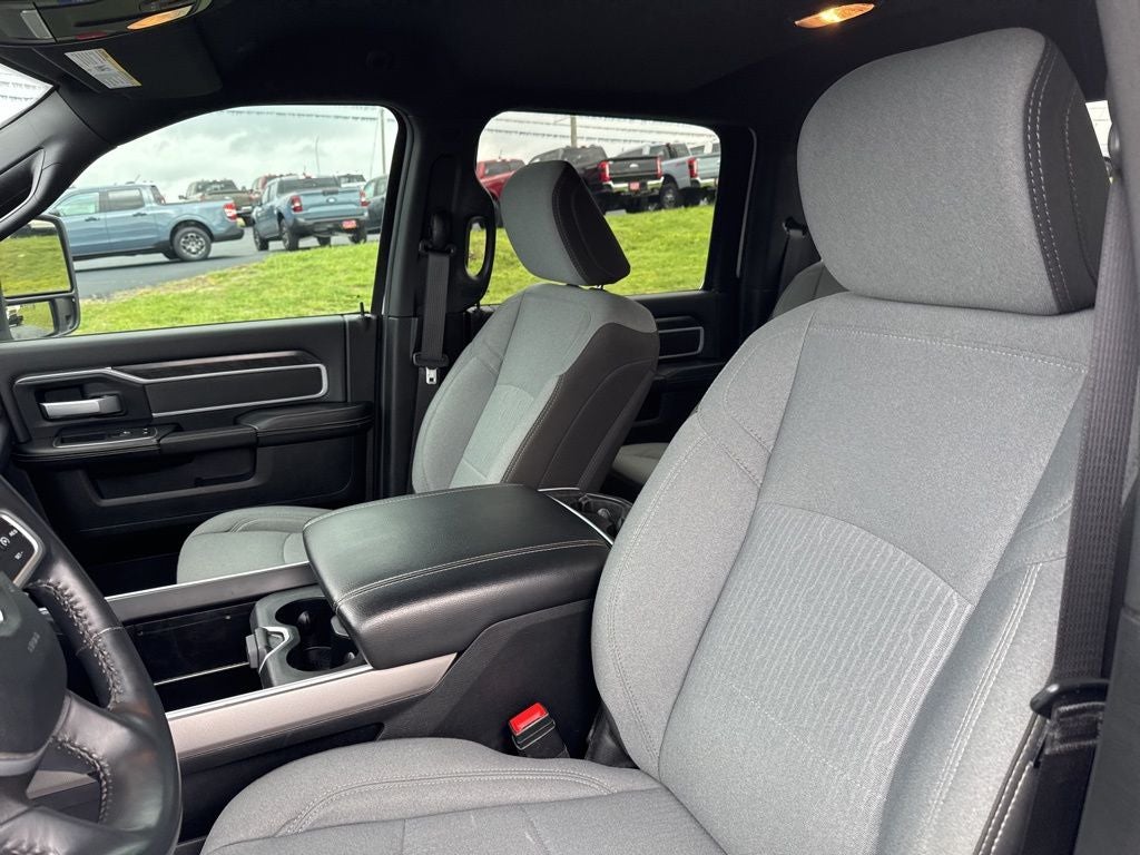 2024 RAM 3500 Big Horn Crew Cab 4x4 8' Box