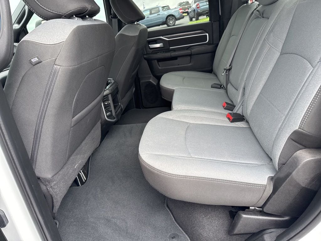 2024 RAM 3500 Big Horn Crew Cab 4x4 8' Box