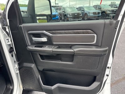 2024 RAM 3500 Big Horn Crew Cab 4x4 8' Box