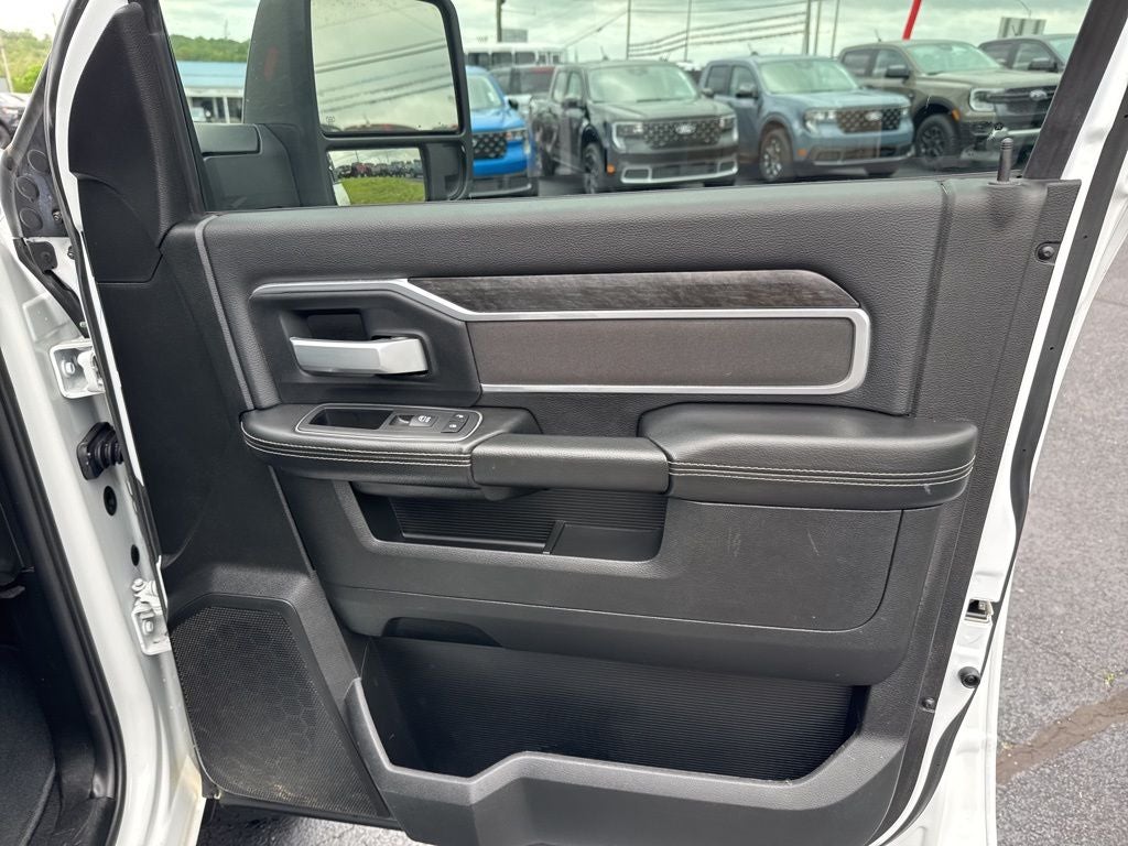 2024 RAM 3500 Big Horn Crew Cab 4x4 8' Box