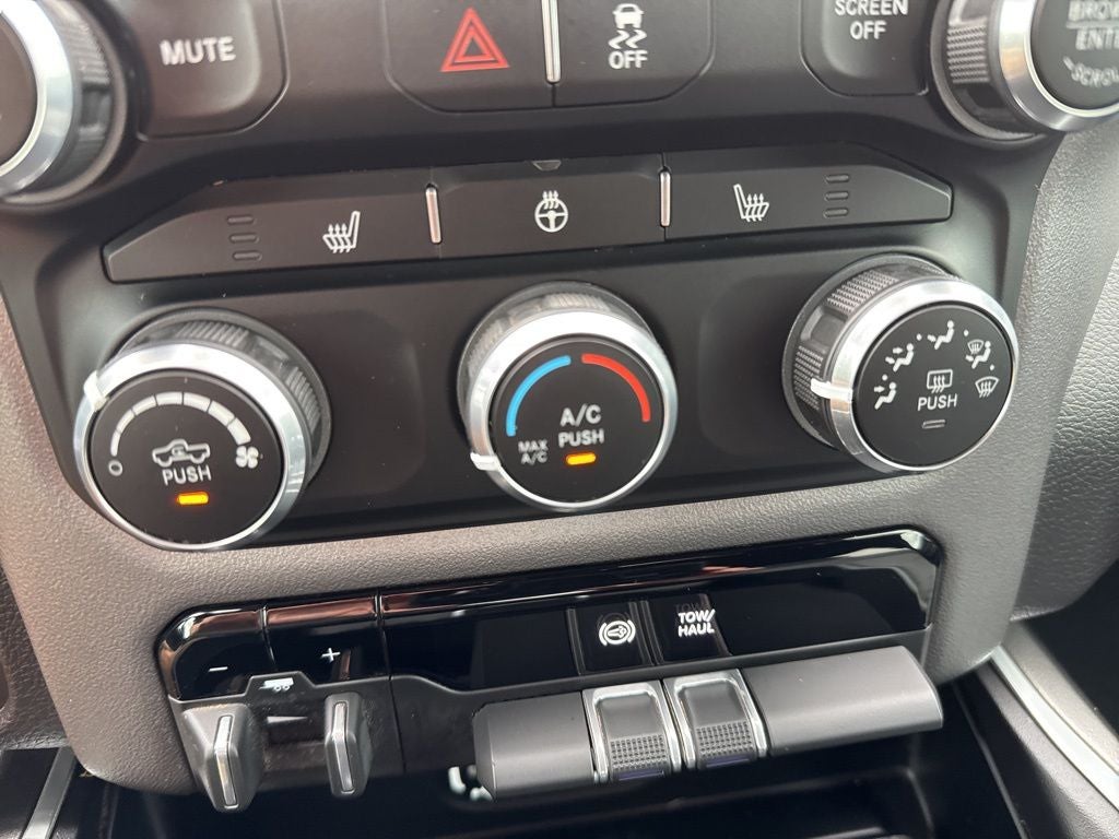 2024 RAM 3500 Big Horn Crew Cab 4x4 8' Box