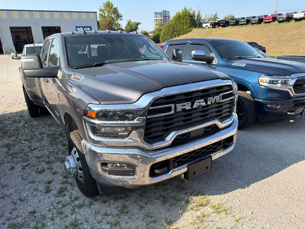 2025 RAM 3500 Big Horn Crew Cab 4x4 8' Box