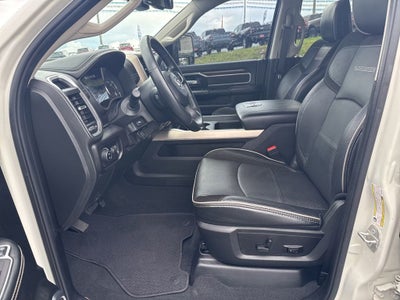 2024 RAM 3500 Laramie Crew Cab 4x4 8' Box
