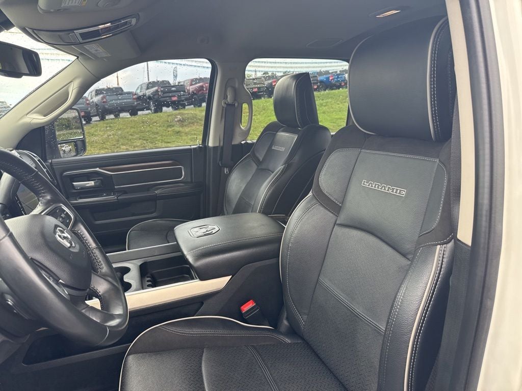 2024 RAM 3500 Laramie Crew Cab 4x4 8' Box