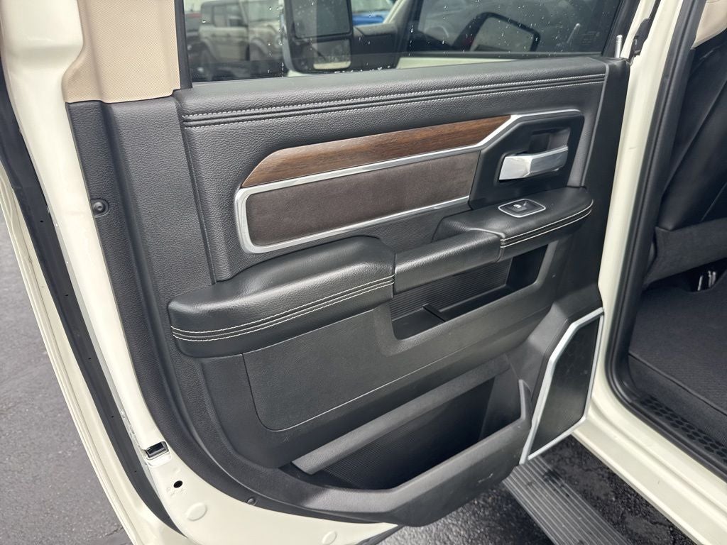 2024 RAM 3500 Laramie Crew Cab 4x4 8' Box