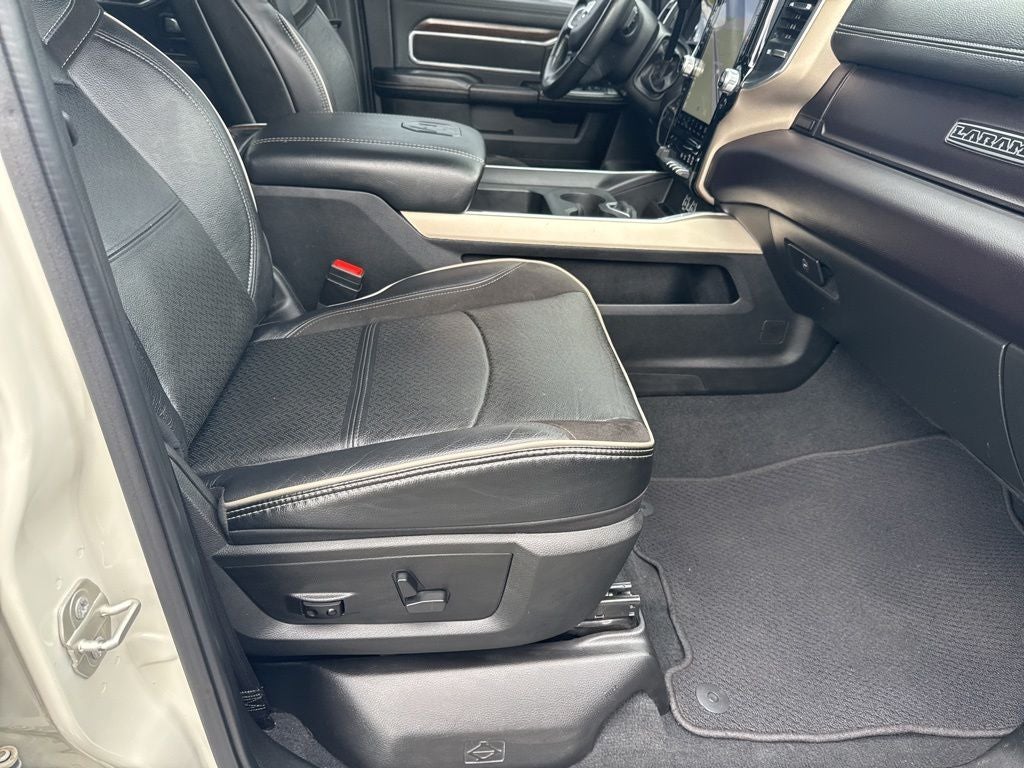 2024 RAM 3500 Laramie Crew Cab 4x4 8' Box