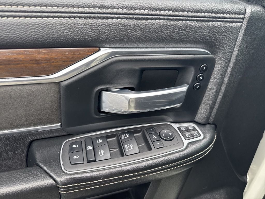 2024 RAM 3500 Laramie Crew Cab 4x4 8' Box
