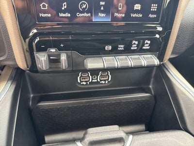 2024 RAM 3500 Laramie Crew Cab 4x4 8' Box