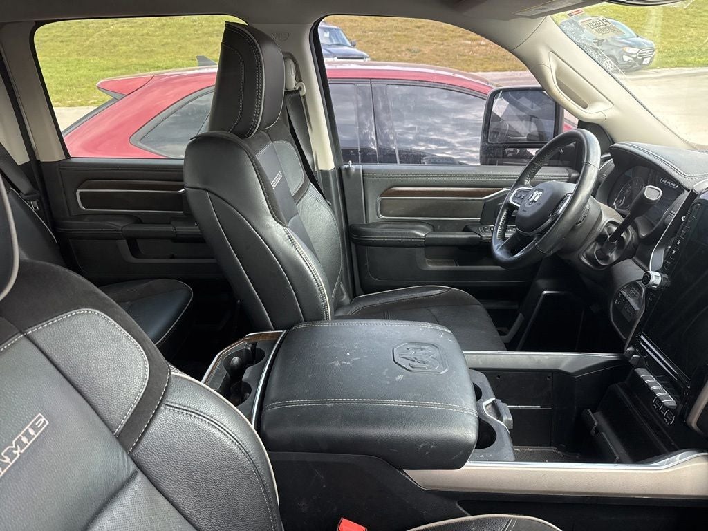 2024 RAM 3500 Laramie Crew Cab 4x4 8' Box