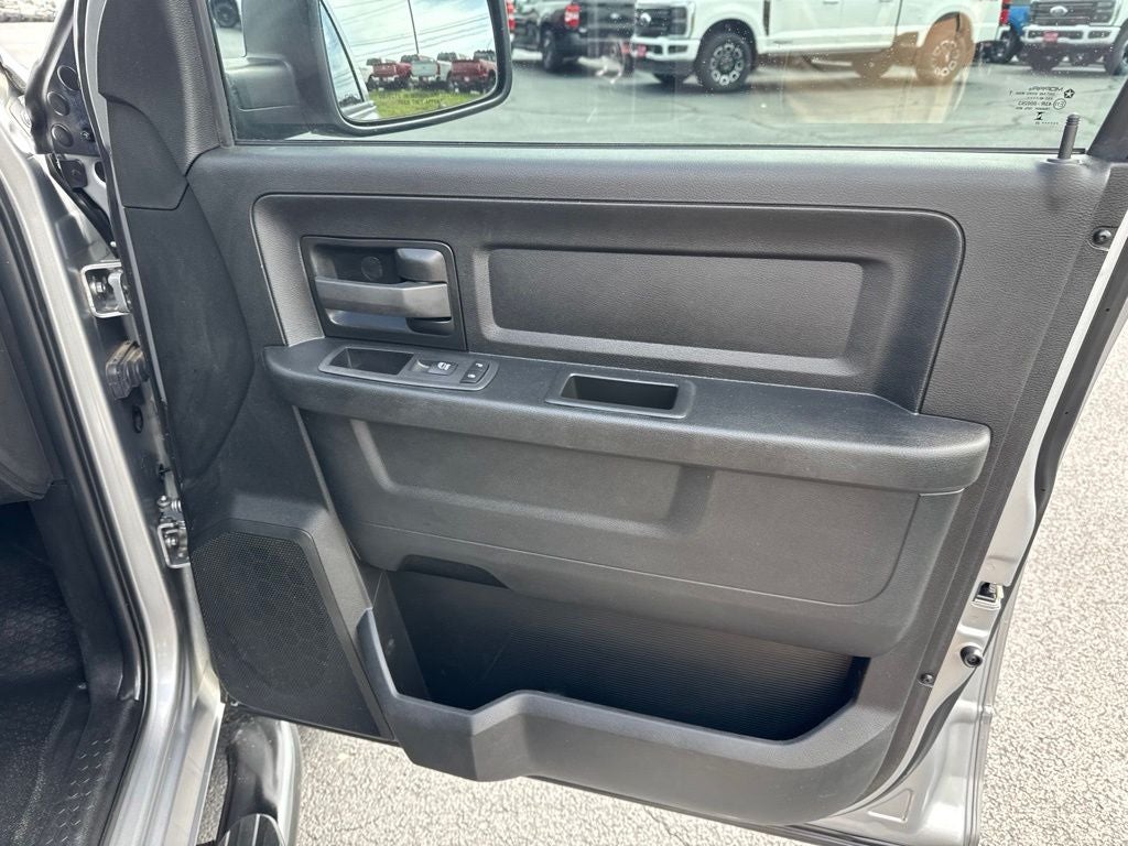 2023 RAM 1500 Classic Tradesman Crew Cab 4x4 5'7' Box