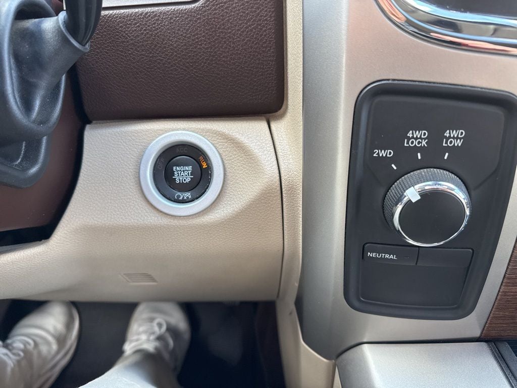 2018 RAM 2500 Laramie Crew Cab 4x4 6'4' Box