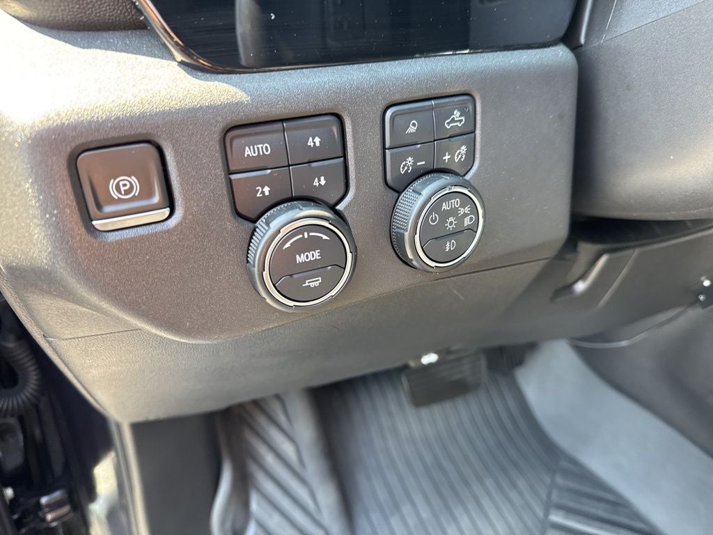 2022 Chevrolet Silverado 1500 4WD Crew Cab Short Bed LT Trail Boss