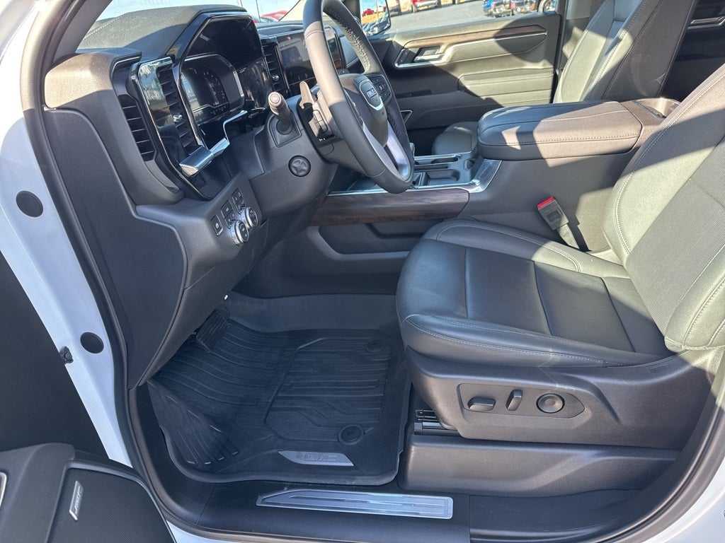 2025 GMC Sierra 1500 4WD Crew Cab Short Box SLT