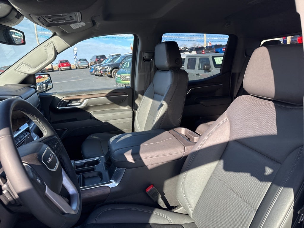 2025 GMC Sierra 1500 4WD Crew Cab Short Box SLT