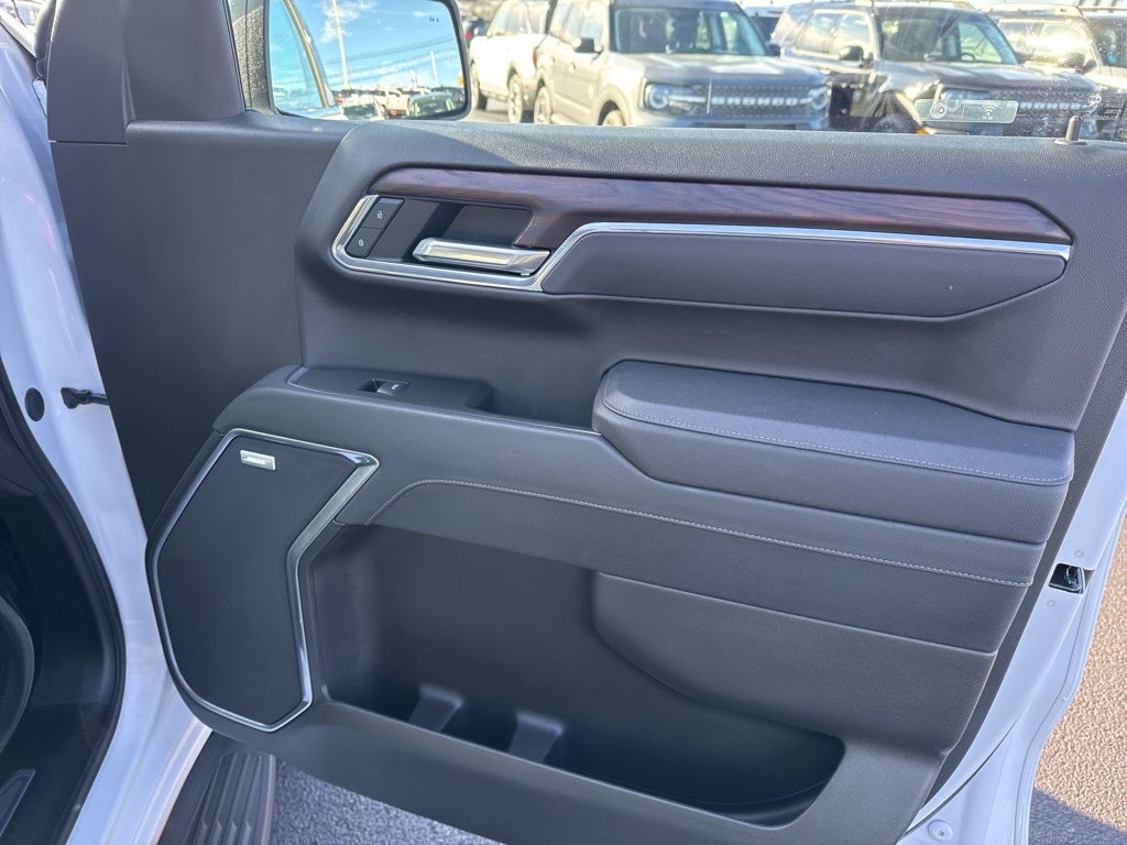 2025 GMC Sierra 1500 4WD Crew Cab Short Box SLT