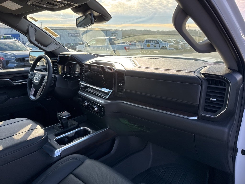 2025 GMC Sierra 1500 4WD Crew Cab Short Box SLT