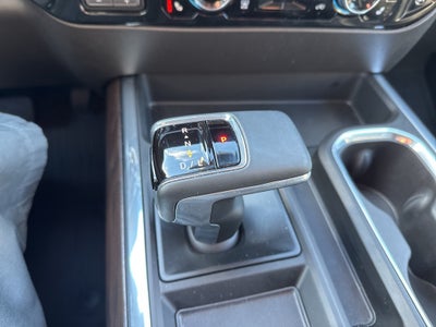 2025 GMC Sierra 1500 4WD Crew Cab Short Box SLT