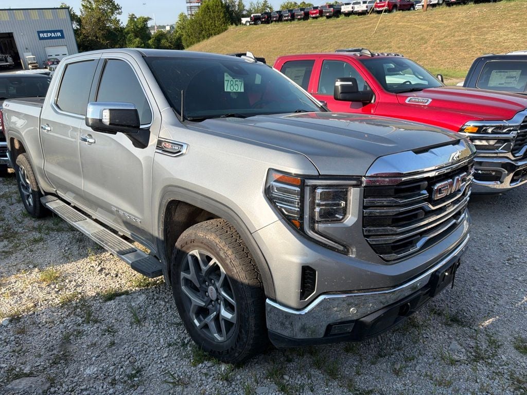 2023 GMC Sierra 1500 4WD Crew Cab Short Box SLT