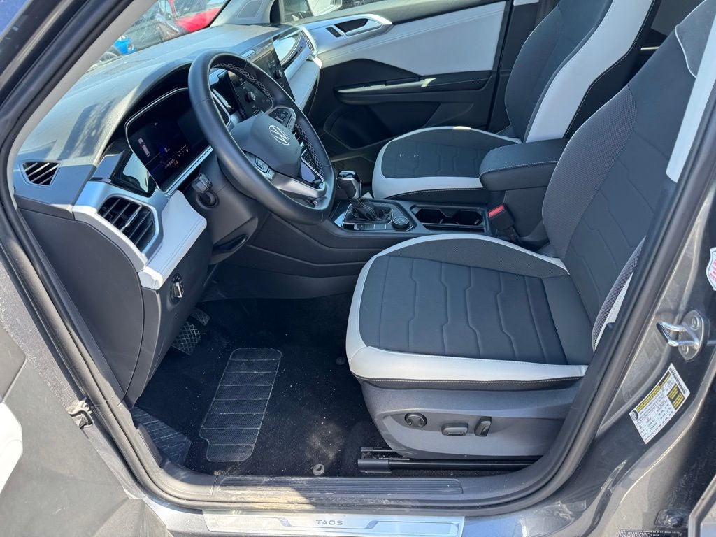 2025 Volkswagen Taos 1.5T SE