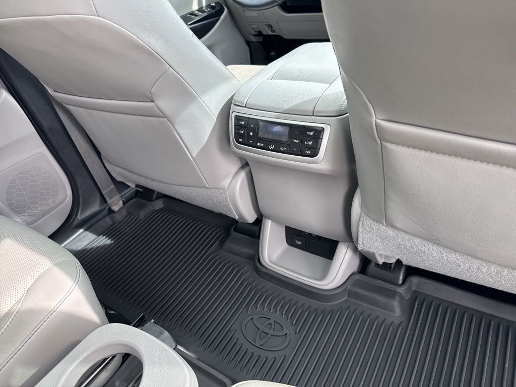 2019 Toyota Highlander Hybrid Limited Platinum
