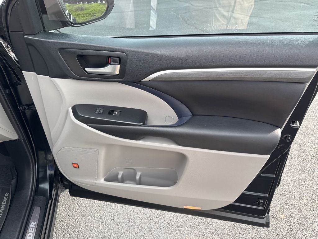 2019 Toyota Highlander Hybrid Limited Platinum