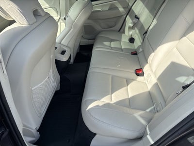 2023 Volvo S60 B5 Plus Dark Theme