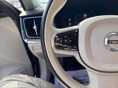 2023 Volvo S60 B5 Plus Dark Theme