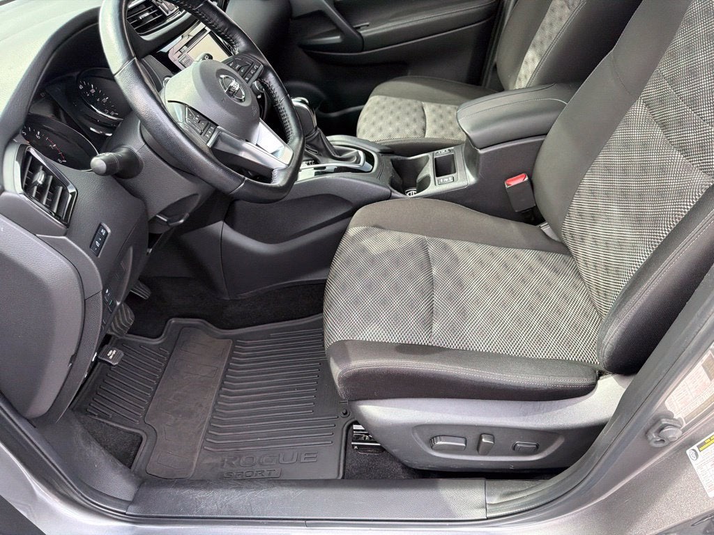 2022 Nissan Rogue Sport SV FWD Xtronic CVT