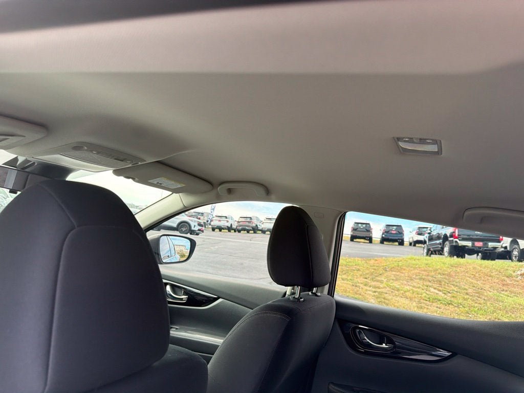 2022 Nissan Rogue Sport SV FWD Xtronic CVT