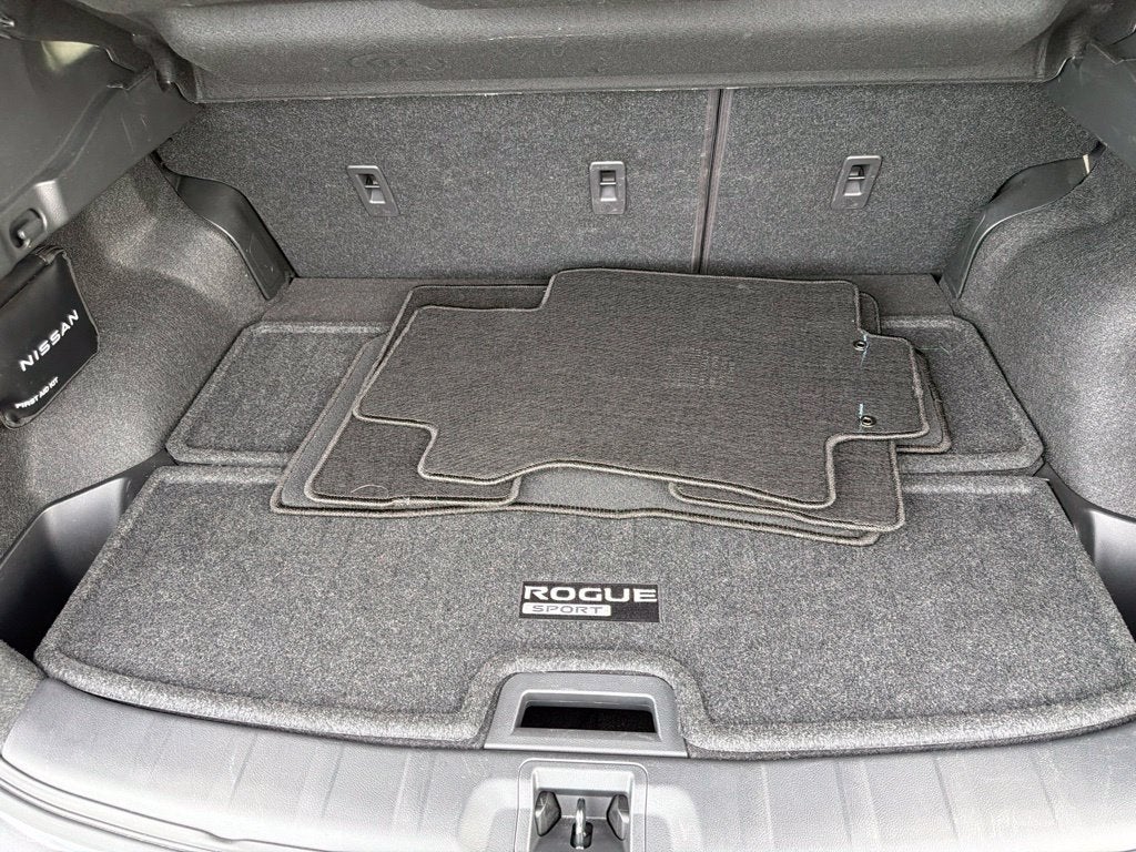 2022 Nissan Rogue Sport SV FWD Xtronic CVT