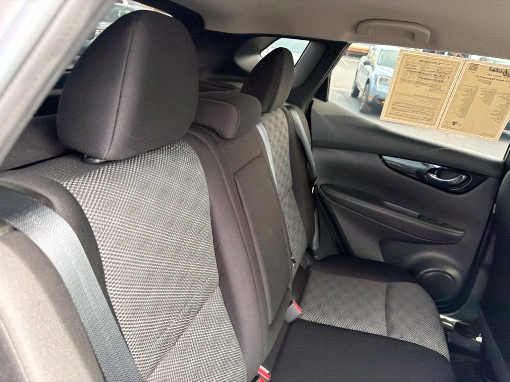 2022 Nissan Rogue Sport SV FWD Xtronic CVT
