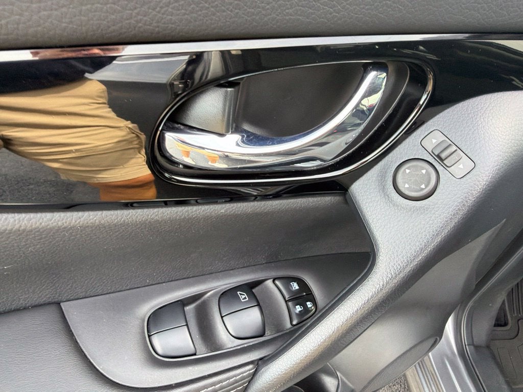 2022 Nissan Rogue Sport SV FWD Xtronic CVT